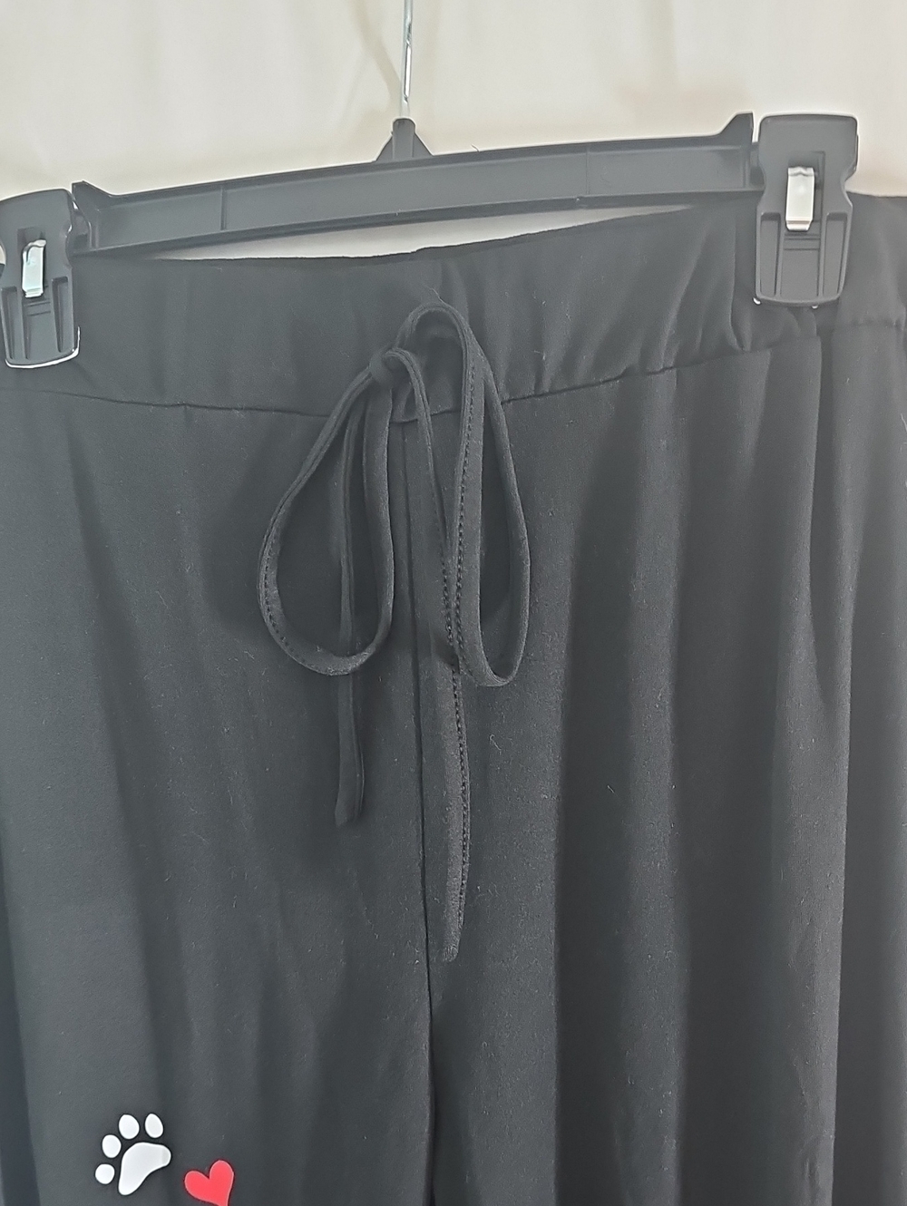 Black Capri Lounge Pants with Paw & Heart Print - Picture 3 of 5